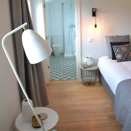 Njoy بيت ضيافة كويمبرا