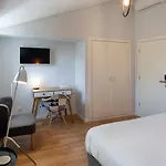 Njoy Pensión 4*