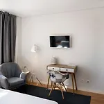 Njoy Pensión 4*