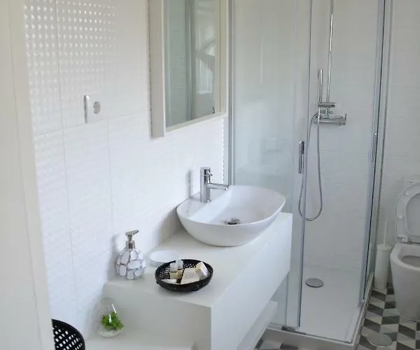 Njoy ゲストハウス コインブラ